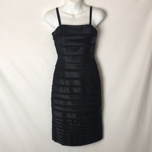 White/Black satin dress sz00